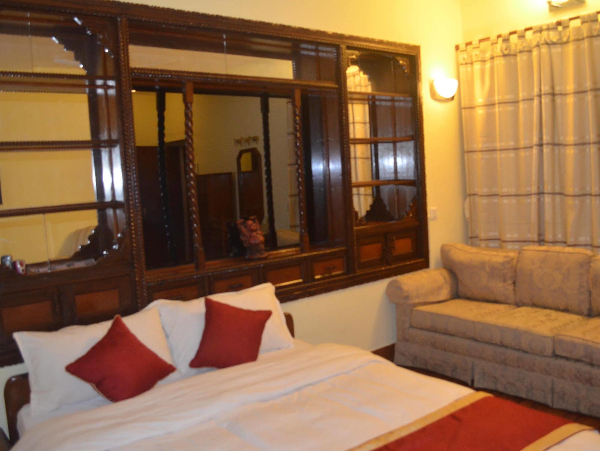 Potala Tourist Home Katmandu Eksteriør bilde